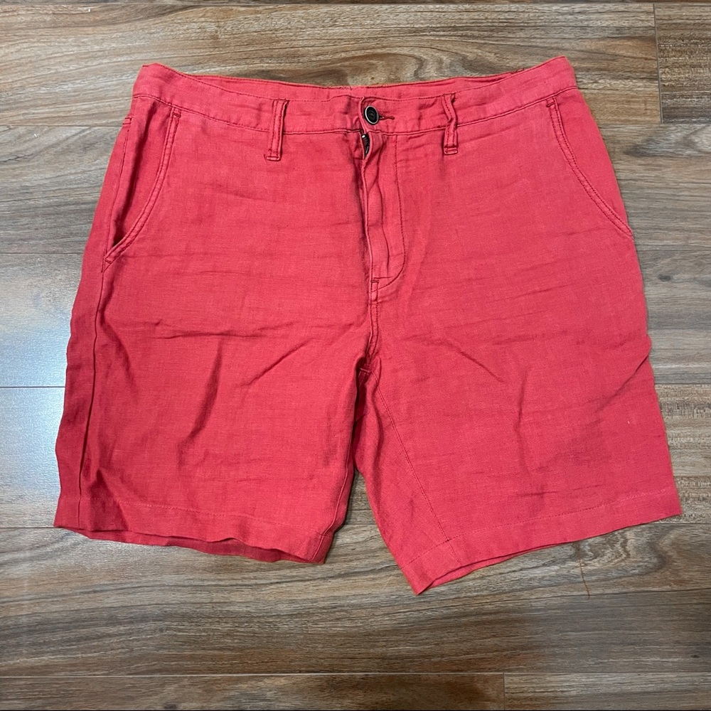 Men’s light red cargo shorts